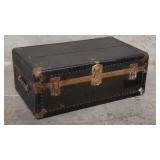 Vintage U.S. Trunk Co. steamer trunk