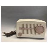 Vitnage Arvin Model 840T radio