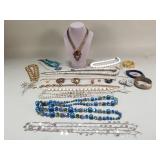 Group of vintage costume jewelery, necklaces,