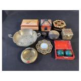 Lot of vintage trinket items
