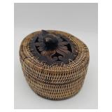 Vintage hand-woven rattan trinket box with c