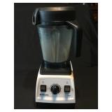 Vitamix 7500 countertop blender model VM0 158