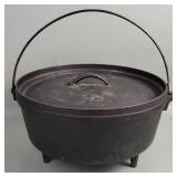 Lodge cast iron Dutch oven pot