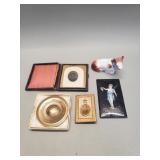 Group of collectibles, Chevron bronze medal,