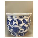 Chinoiserie blue and white porcelain planter