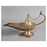 Vintage brass Aladdin-style oil lamp