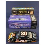 2002 Home Depot & Peanuts diecast car 1:24 scale