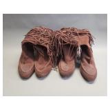 Two pairs of women
