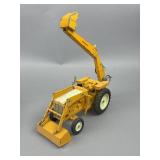 Ertl 1/16 International Harvester Tractor Loader