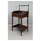 Early 19th Century American Federal Wash Stand