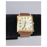 1964 Universal Genï¿½ve 18k Gold Square 4:30 Date