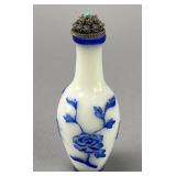 Glass Snuff Bottle with Floral Design