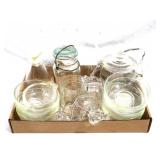 Tray lot of assorted glass items