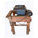 Table Saw w / stand - 26 x 30 x 36