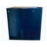 GE Mini-Fridge - 18 x 20 x 20