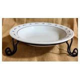 Longaberger Woven Traditions Pasta Dish w/ stand