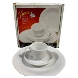 Fiesta White 3 Pc Place Setting in box