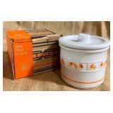 Longaberger 1-Pint Crock Candy Corn w/ lid & box