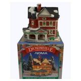 Dickensville Lighted House w/ Box