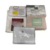 Assorted Sheets & Tablecloth