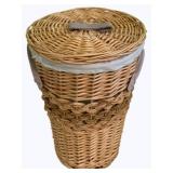 Wicker Basket w/ Lid - 11 x 16