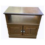 Stand - 28 x 30 x 17