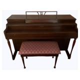 Lester - Piano w/ Stool