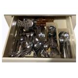 Draw lot of Flatware