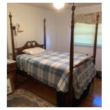 Poster Full-Size Bed w/ Bedding - 78 x 60 x 82