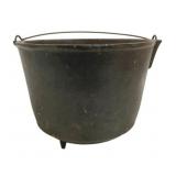 Cast Iron Bean Pot w/ Handle - 8 x 11
