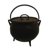 Cast Iron Bean Pot w/ Lid - 14 x 12