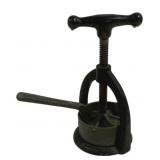 Columbia Meat Juice Press - 8 x 7 x 4 1/4