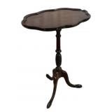 Vintage Oval Candlestand Table - 21 x 15 x 10