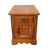 Broyhill Side Table - 25 x 18 x 24