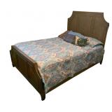 Broyhill Bed w/ Bedding - 56 x 88 x 62