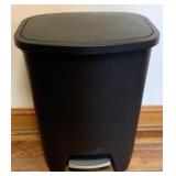 Flip-Top Trashcan - 21 x 16 x 26