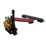 Lionel 2 Flat Train Cars & Backhoe