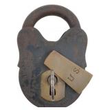 US Marked Padlock w/Key 4'x2.5'