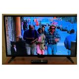 Insignia TV w/ Remote - 32' Screen