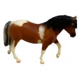 Breyer Bay Tobiano Mustang - 5 x 6.5 x 1.5