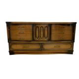 Mid-Century 8 Drawer Dresser 31'x60'x18'