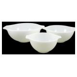3pc White Pyrex Mixing Bowl Set 4'x11'x9'