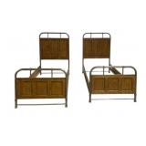 Pr Vtg Oak & Metal Twin Beds 60'x41'x79'