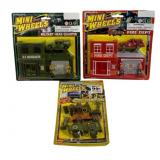 Mini Wheels Vtg Playset Lot Military Fire Toy