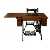 Singer Sewing Machine w/ table 30.5"x36"x18"