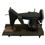 Vintage Kenmore Sewing Machine - 12 x 16.5 x 7.25