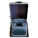 Smith Corona Manual Typewriter w/ case