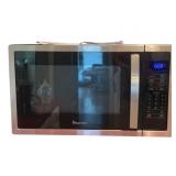 Magic Chef Microwave - 21.5 x 13 x 16