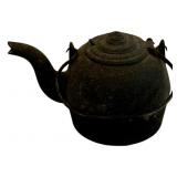 Cast Iron Kettle - 7 x 11 x 8.5