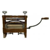 Anchor Brand Clothes Wringer - 26.5 x 18 x 4